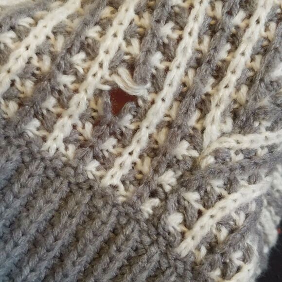 Calvin Klein acrylic knit turtleneck poncho/cape/sweater/coat, EUC, one size - Picture 9 of 9